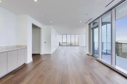 Living - 363 E Wacker Dr #5506, Chicago, IL 60601 photo 2 of 14