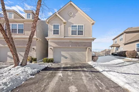2724 Granite Ct, Crystal Lake, IL 60012