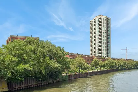 501 N Clinton St #1503, Chicago, IL 60654