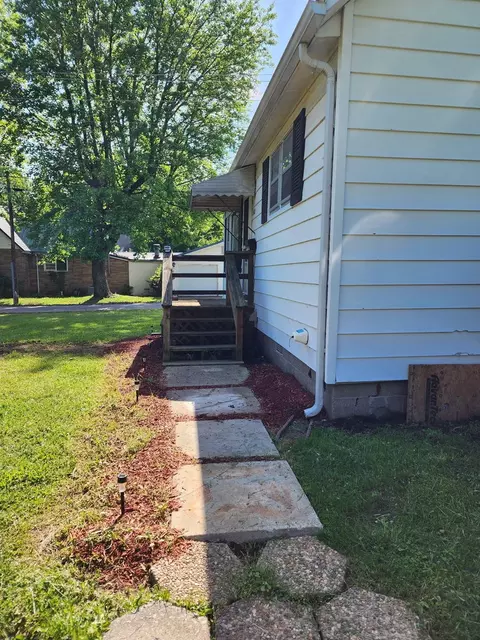 Exterior - 1300 W Madison St, Herrin, IL 62948 photo 3 of 3