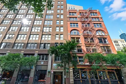Exterior - Undisclosed, Chicago, IL 60605 photo 1 of 2