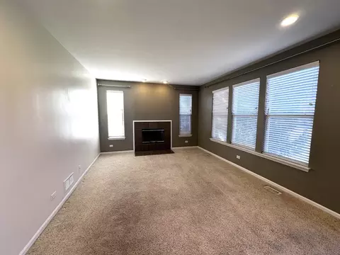 Living - 3134 Kyra Ln, Elgin, IL 60124 photo 5 of 16