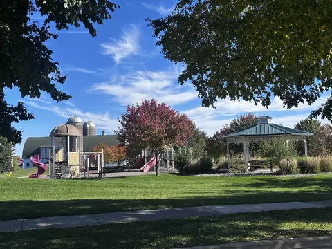 Exterior - 3134 Kyra Ln, Elgin, IL 60124 photo 6 of 11
