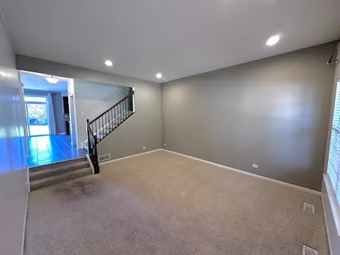 Living - 3134 Kyra Ln, Elgin, IL 60124 photo 1 of 16