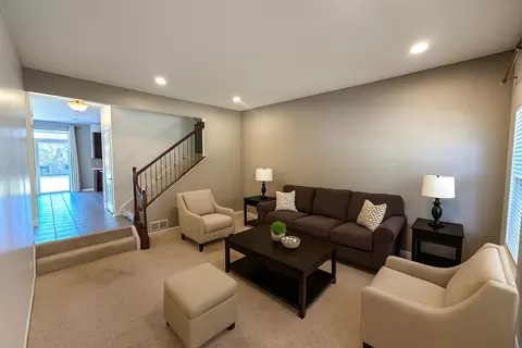 Living - 3134 Kyra Ln, Elgin, IL 60124 photo 2 of 16