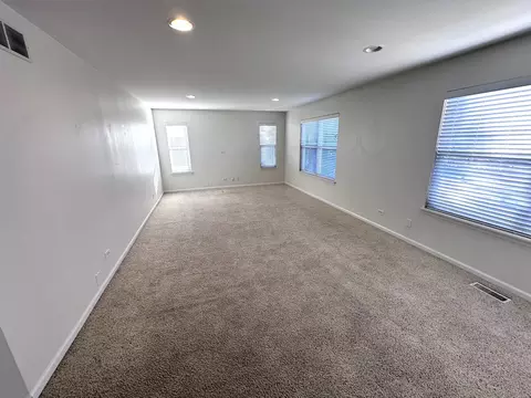 Living - 3134 Kyra Ln, Elgin, IL 60124 photo 12 of 16