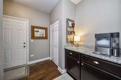 570 Amy Ln, Wheaton, IL 60187 photo 12
