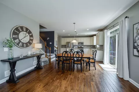 570 Amy Ln, Wheaton, IL 60187 photo 10