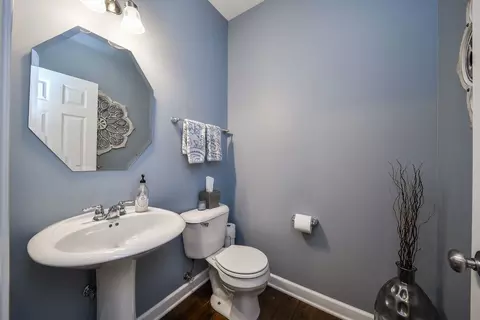 570 Amy Ln, Wheaton, IL 60187 photo 14