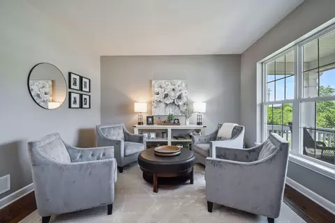 570 Amy Ln, Wheaton, IL 60187 photo 4