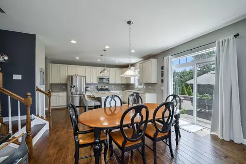 570 Amy Ln, Wheaton, IL 60187 photo 11