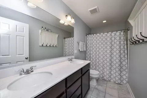 570 Amy Ln, Wheaton, IL 60187 photo 24