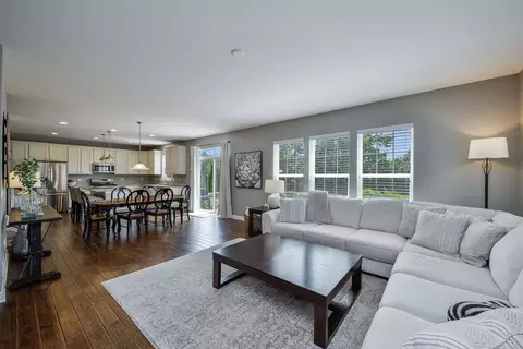 570 Amy Ln, Wheaton, IL 60187 photo 7