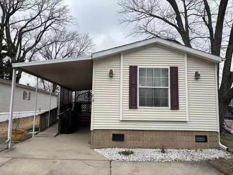 818 Peach Tree St, Urbana, IL 61802