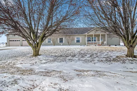 321 S Maple St, Buckingham, IL 60917 photo 2