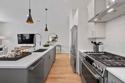 Kitchen - 910 N Wood St #2, Chicago, IL 60622 photo 4 of 6