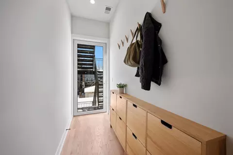 Entry Way - 910 N Wood St #2, Chicago, IL 60622 photo 2 of 2