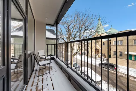 Exterior - 910 N Wood St #2, Chicago, IL 60622 photo 3 of 4