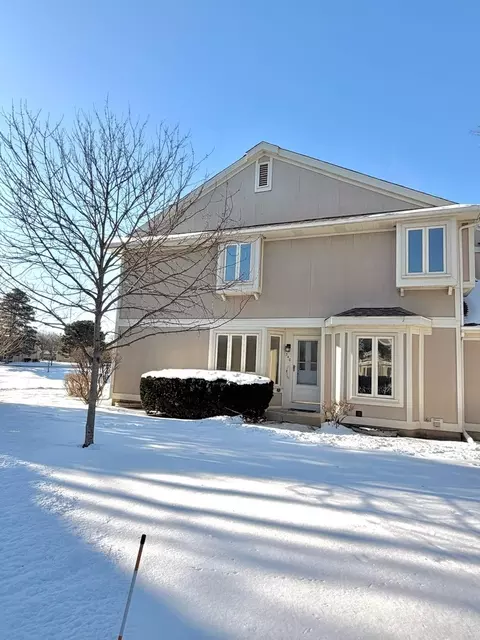 340 Redwing Dr, Deerfield, IL 60015