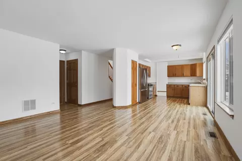Living - 7011 Sahara Dr, Plainfield, IL 60586 photo 7 of 9