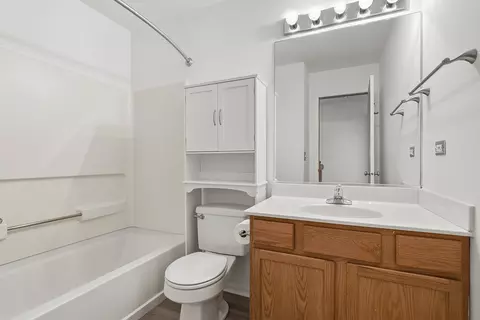 Bath - 7011 Sahara Dr, Plainfield, IL 60586 photo 2 of 2