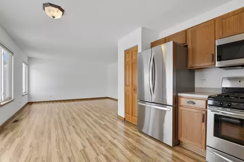 Living - 7011 Sahara Dr, Plainfield, IL 60586 photo 6 of 9