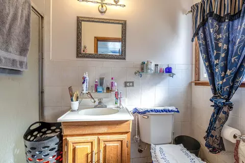 Bath - 908 E Central Rd, Mount Prospect, IL 60056 photo 1 of 2