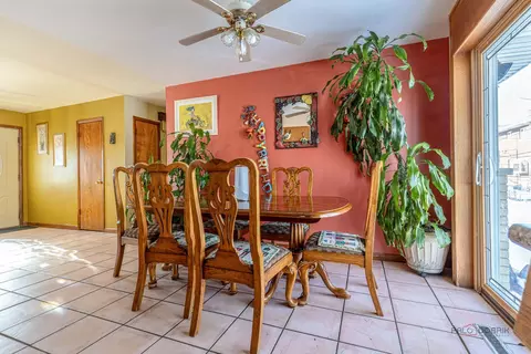 Dining - 908 E Central Rd, Mount Prospect, IL 60056 photo 2 of 2