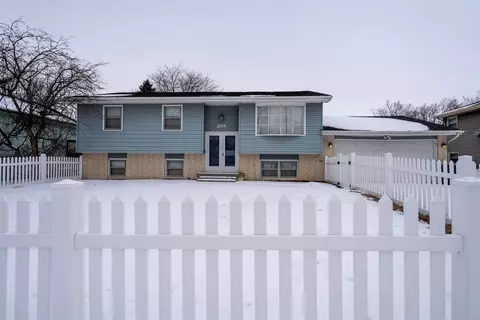 205 Edwards Dr, Normal, IL 61761