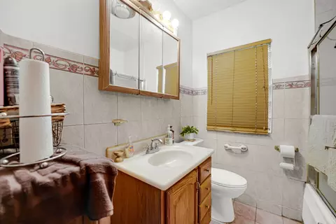 Bath - 1535 E 84th Pl, Chicago, IL 60619 photo 1 of 2