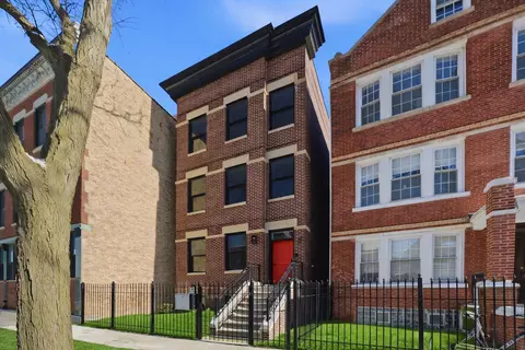 855 N Wolcott Ave #1, Chicago, IL 60622