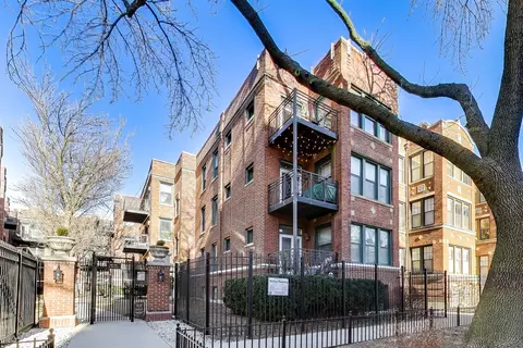 1136 W Pratt Blvd #1N, Chicago, IL 60626