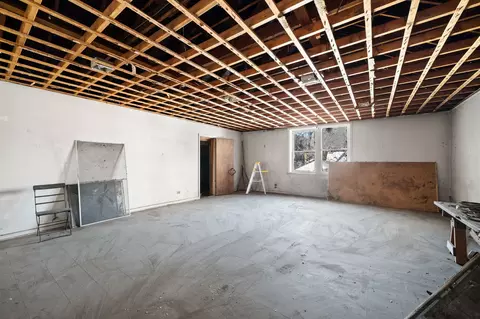 4254 N Hazel St, Chicago, IL 60613 photo 37