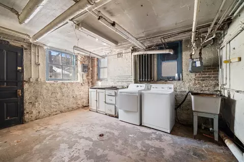 4254 N Hazel St, Chicago, IL 60613 photo 31