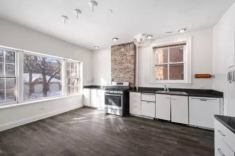 4254 N Hazel St, Chicago, IL 60613 photo 16