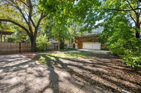 4254 N Hazel St, Chicago, IL 60613 photo 34