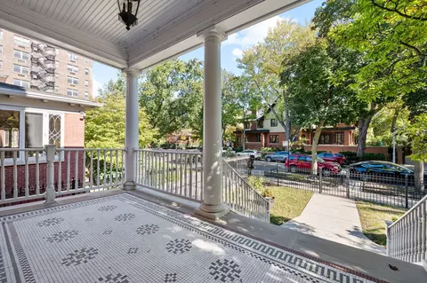 4254 N Hazel St, Chicago, IL 60613 photo 4