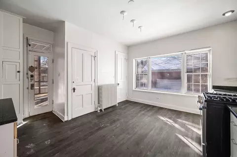 4254 N Hazel St, Chicago, IL 60613 photo 17