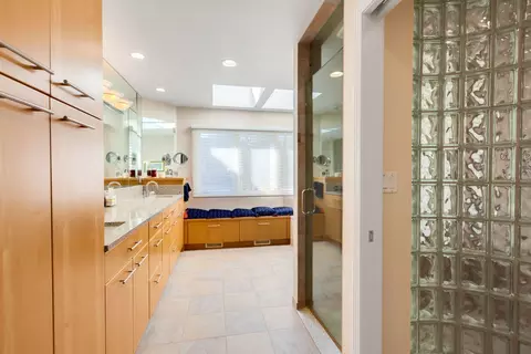 Undisclosed, Northbrook, IL 60062 photo 16