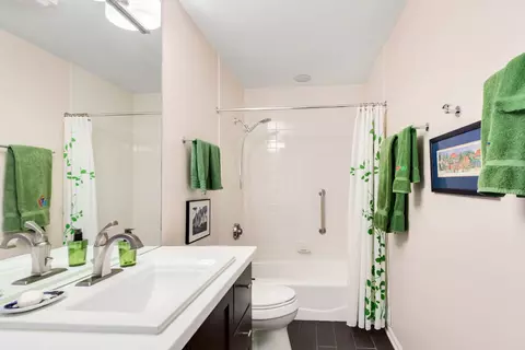 Undisclosed, Northbrook, IL 60062 photo 23