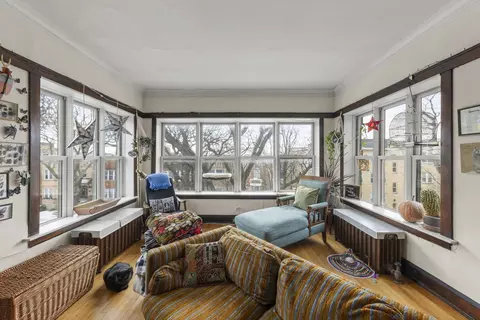 Living - Undisclosed, Chicago, IL 60625 photo 8 of 9