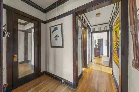 Entry Way - Undisclosed, Chicago, IL 60625 photo 6 of 6