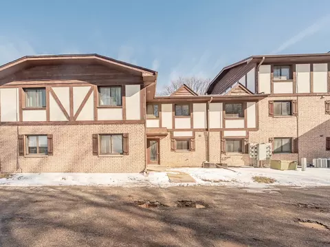 2807 Glenwood Lansing Rd #211, Lynwood, IL 60411