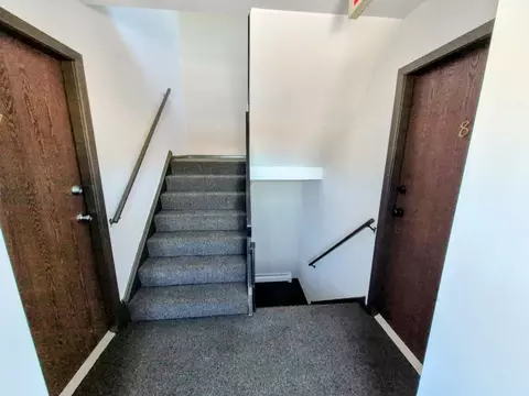 Entry Way - 239 Gregory St #8, Aurora, IL 60504 photo 1 of 2
