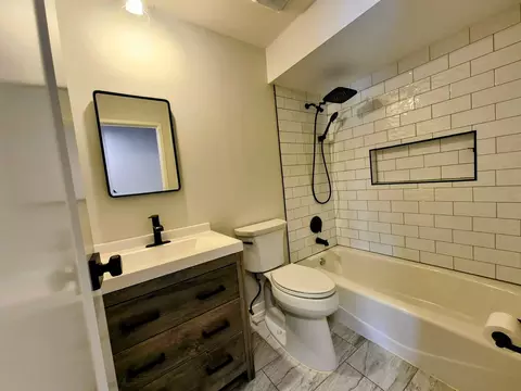 Bath - 239 Gregory St #8, Aurora, IL 60504 photo 1 of 1