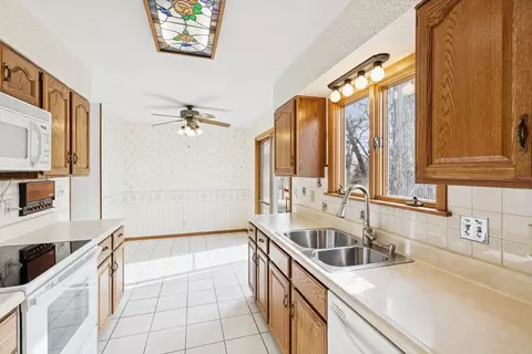 Kitchen - 4610 34th Ave, Moline, IL 61265 photo 1 of 4