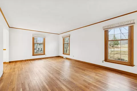 Living - 4610 34th Ave, Moline, IL 61265 photo 3 of 6