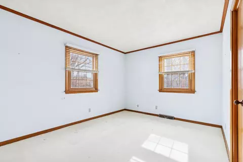 Bedroom - 4610 34th Ave, Moline, IL 61265 photo 4 of 7