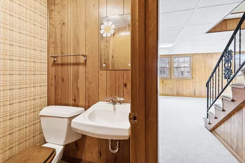 Bath - 4610 34th Ave, Moline, IL 61265 photo 4 of 4