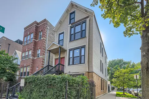 3258 N Racine Ave #2, Chicago, IL 60657
